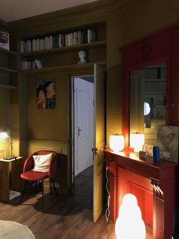 Salle d'attente 3 - porte de séparation vers le cabinet